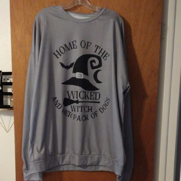 Women's Graphic Halloween Sweatshirt - Picture 1 of 6
